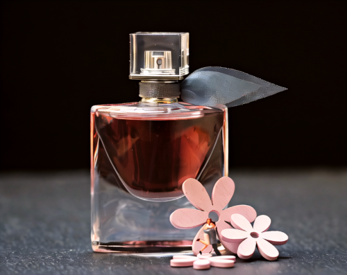 perfume bottle,parfum,fragrance,clove scented,perfumes,scent of jasmine,perfume bottles,creating perfume,orange scent,natural perfume,scent,clove pink,scent of roses,fragrant,smelling,christmas scent,